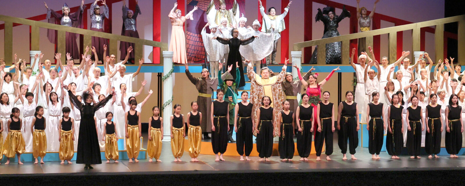 オペラ「魔笛」IP231022WHW000122000_00 オペラ魔笛公演の様子