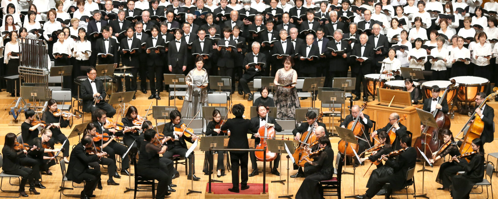 オーケストラとともにIP231022WHW000094000_00 オーケストラとともに公演の様子